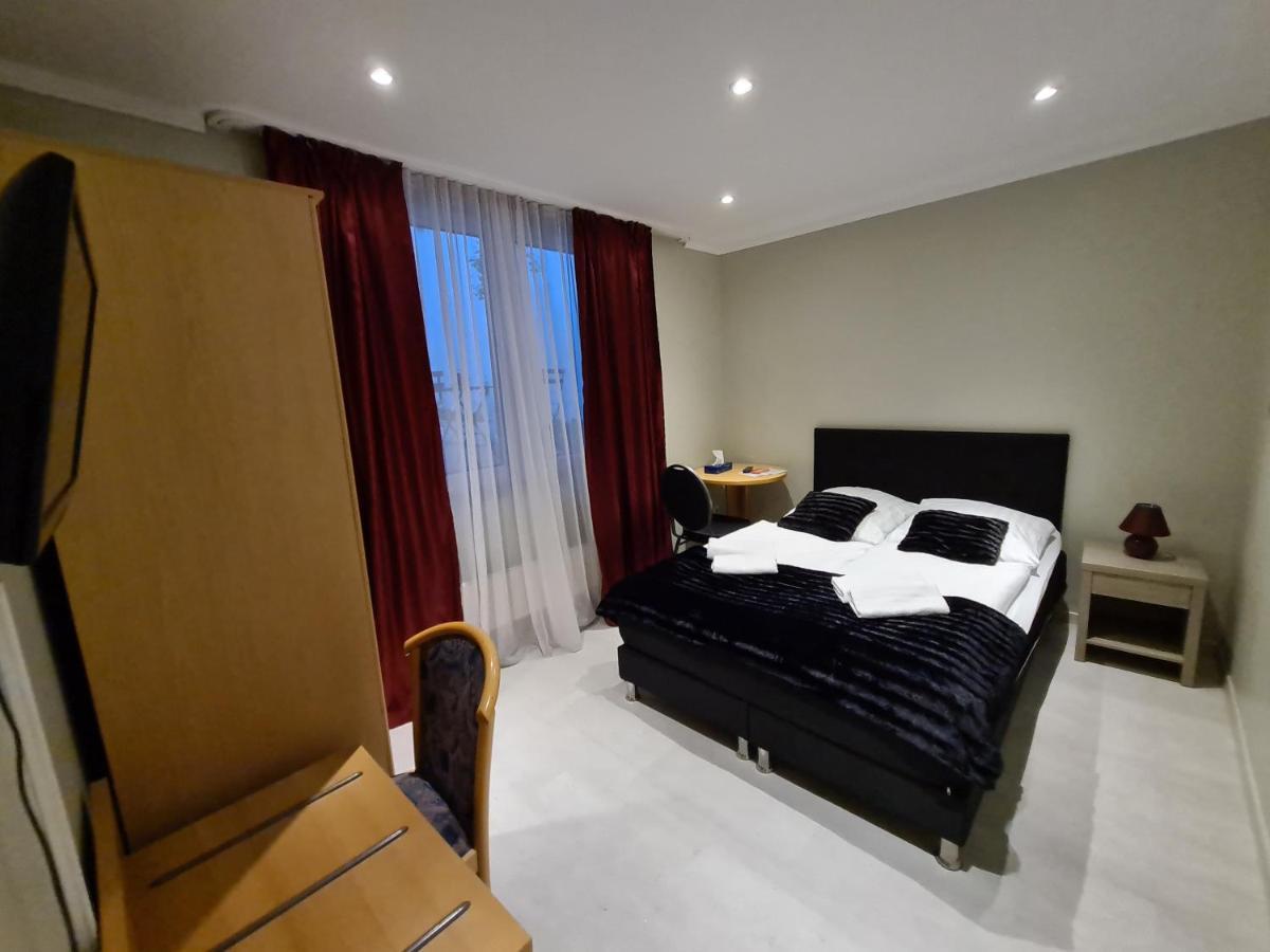 Hotel Cara 3*
